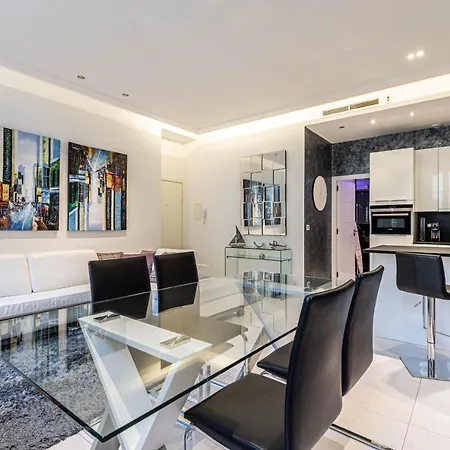 Large Renovated Studio - Rue Hoche - Cannes Center